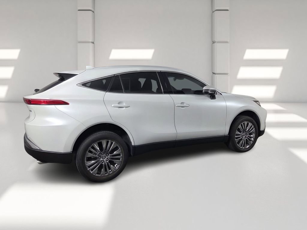 Used 2024 Toyota Venza XLE AWD/4WD image 6