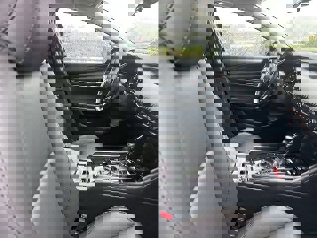 Used 2024 MAZDA MAZDA3 s FWD image 11