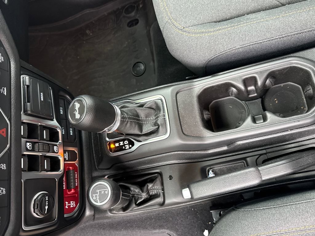 Used 2025 Jeep Wrangler Willys image 21