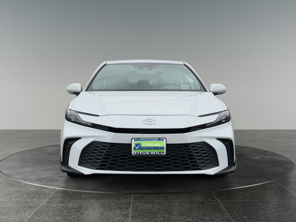 Used 2025 Toyota Camry SE FWD image 2