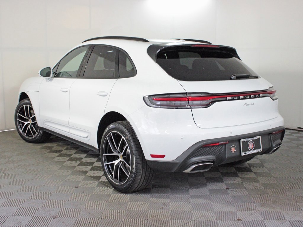 Used 2025 Porsche Macan image 3