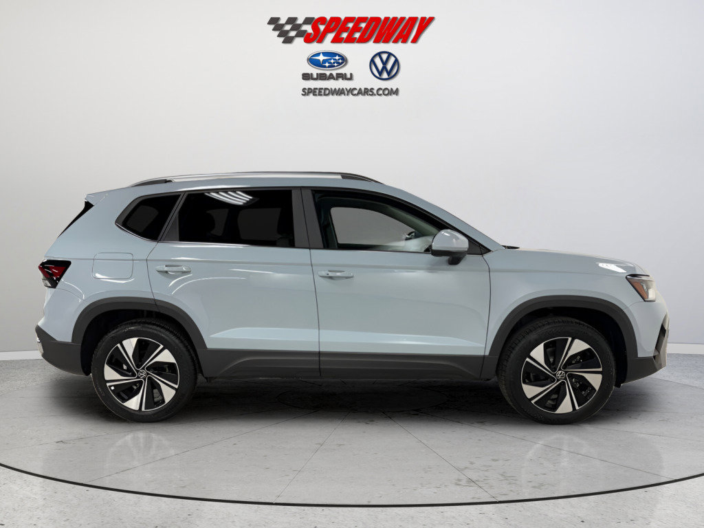Used 2025 Volkswagen Taos SE image 8
