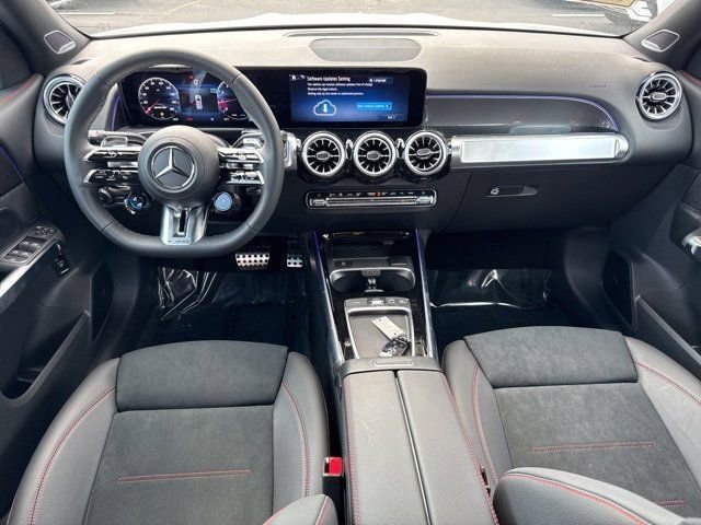 New 2025 Mercedes-Benz GLB 35 AMG 4MATIC image 4