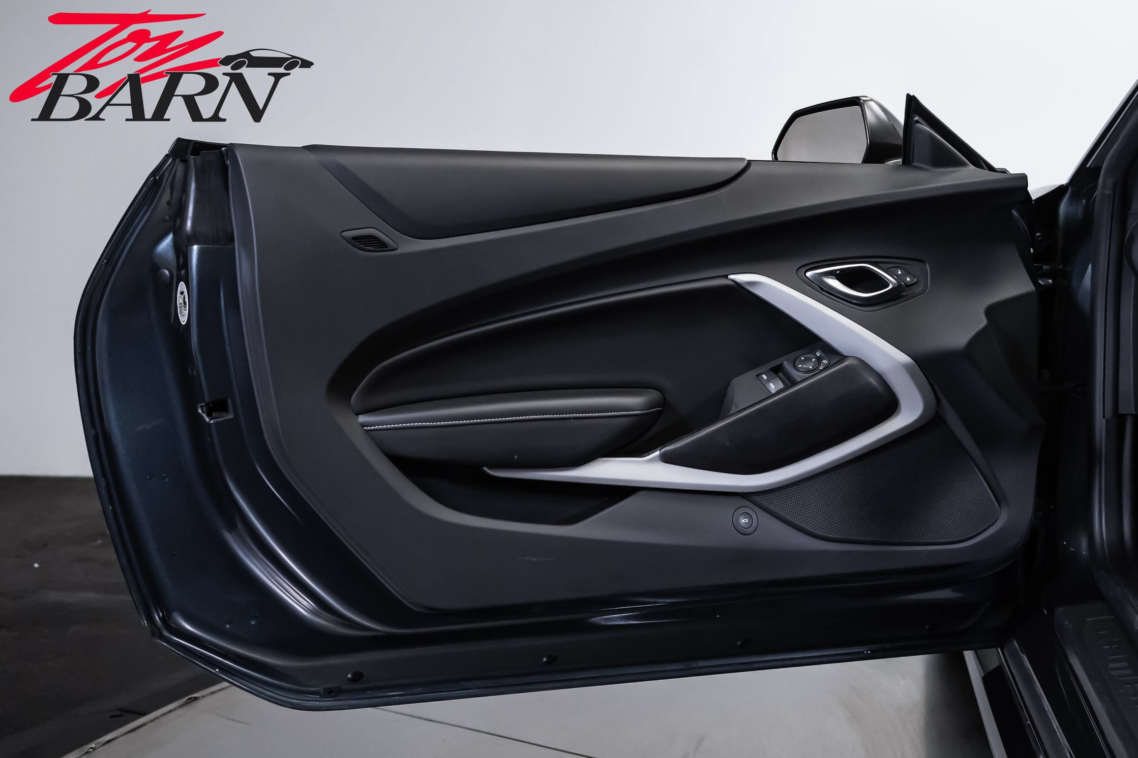 Used 2022 Chevrolet Camaro SS RWD image 15
