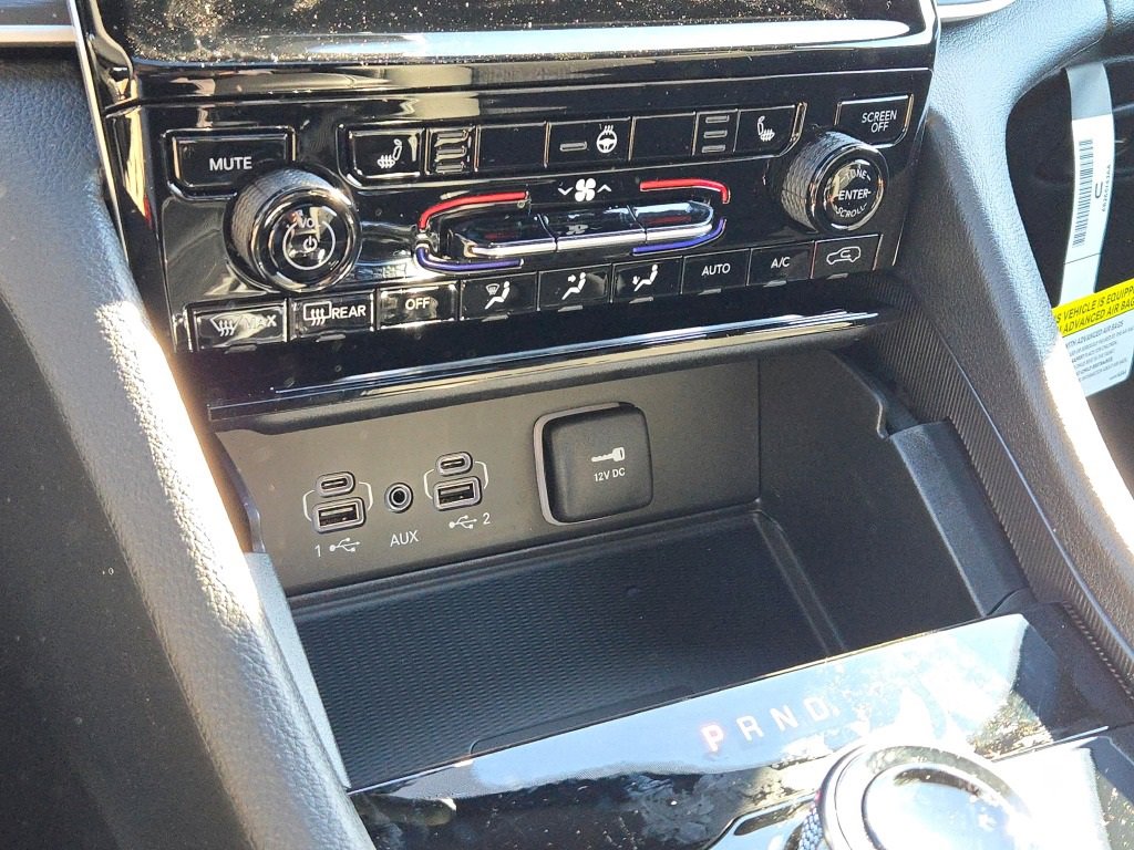 New 2025 Jeep Grand Cherokee Laredo X w/ Luxury Tech Group I AWD/4WD image 29