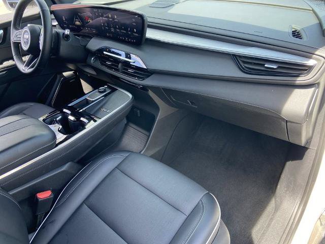 Used 2025 Buick Enclave Preferred AWD/4WD image 25