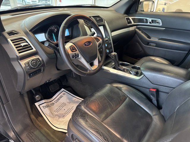 Used 2014 Ford Explorer XLT w/ Equipment Group 202A image 9