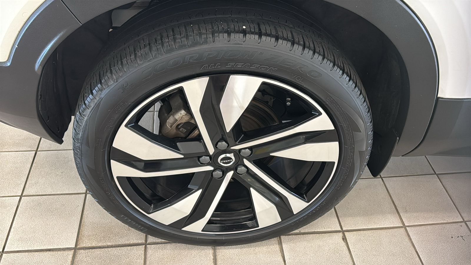 Used 2023 Volvo XC40 B5 Ultimate w/ Protection Package Premier AWD/4WD image 31