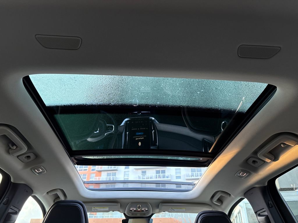 New 2026 Volvo XC90 T8 Core image 18