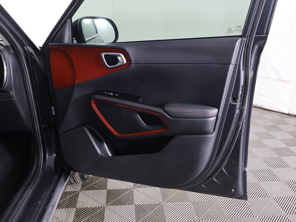 Used 2025 Kia Soul GT-Line image 23