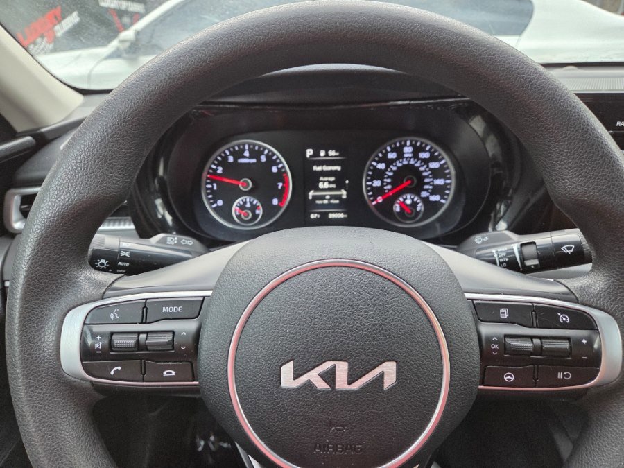 Used 2022 Kia K5 LXS FWD image 11