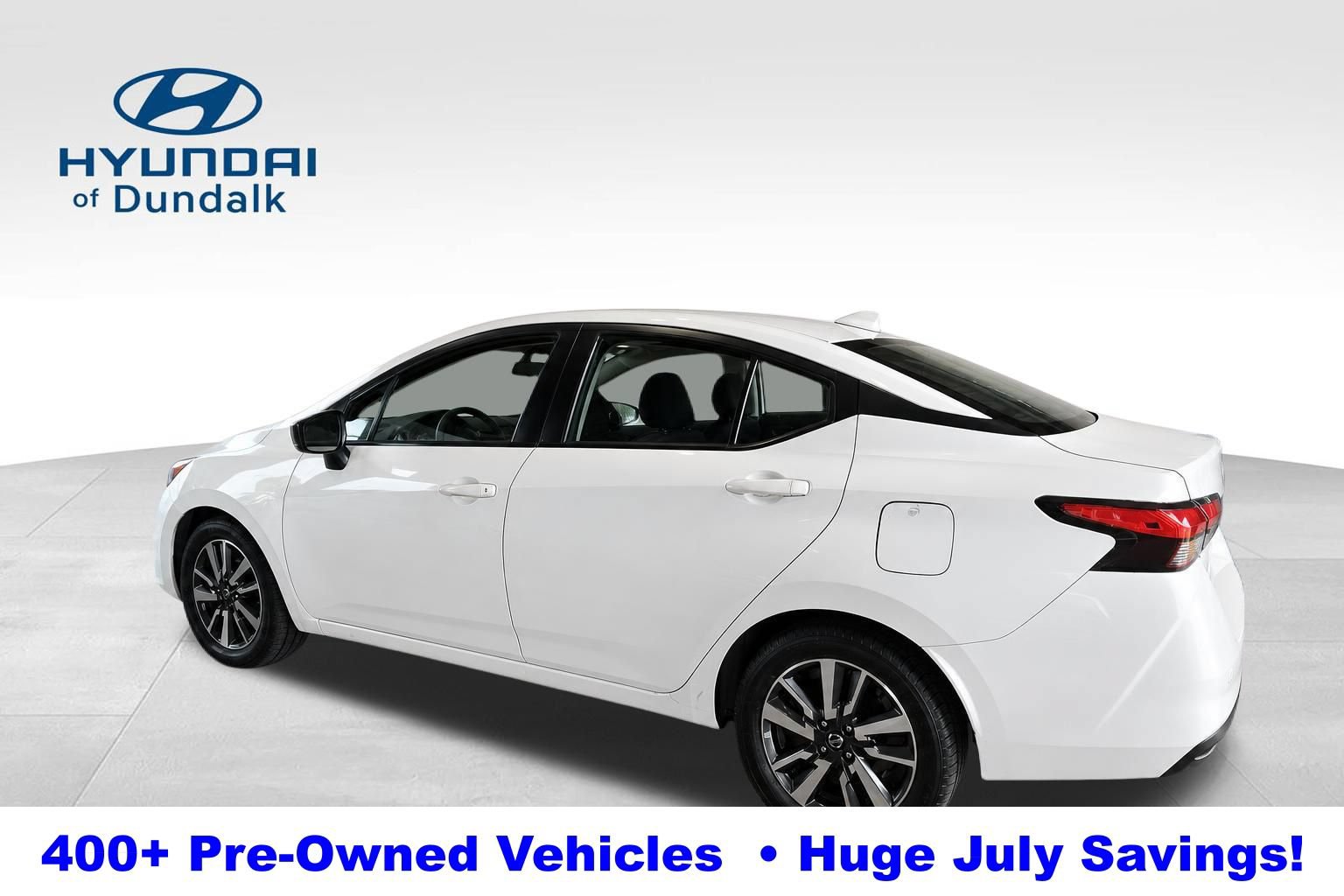Used 2022 Nissan Versa SV FWD image 5
