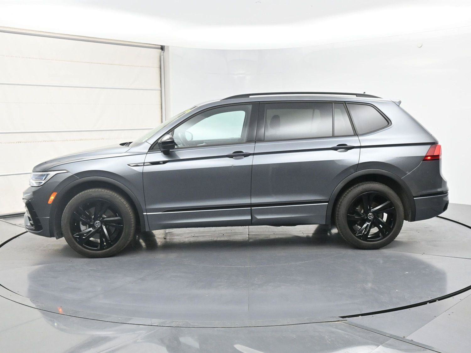 Certified 2023 Volkswagen Tiguan SE R-Line AWD/4WD image 20