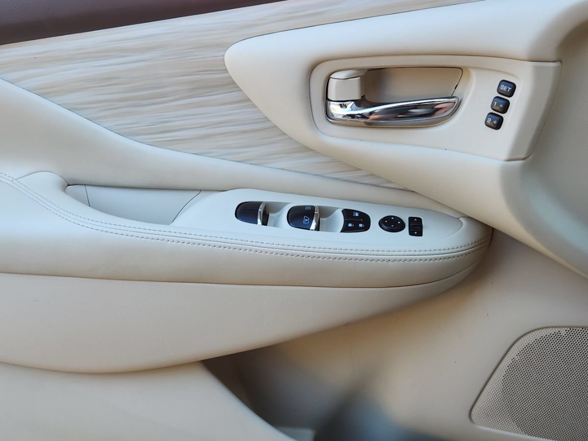 Used 2018 Nissan Murano SL w/ Moonroof Package FWD image 38