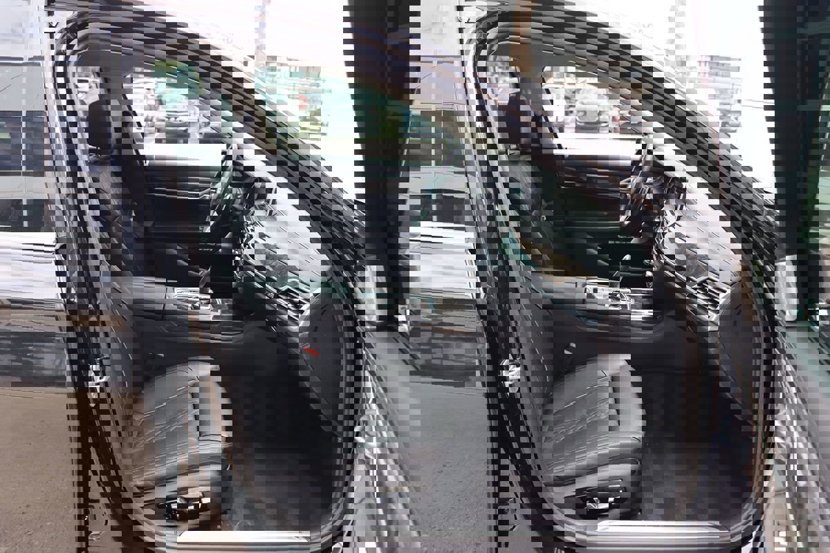 Used 2018 BMW 750i 750i image 30