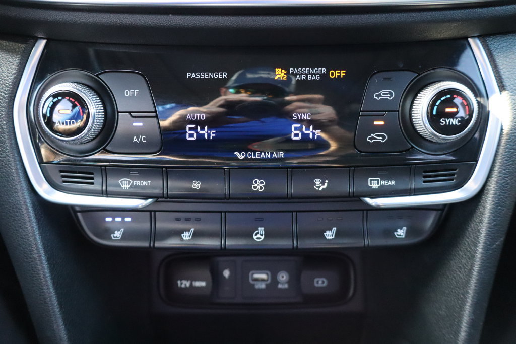 Used 2019 Hyundai Santa Fe AWD image 11