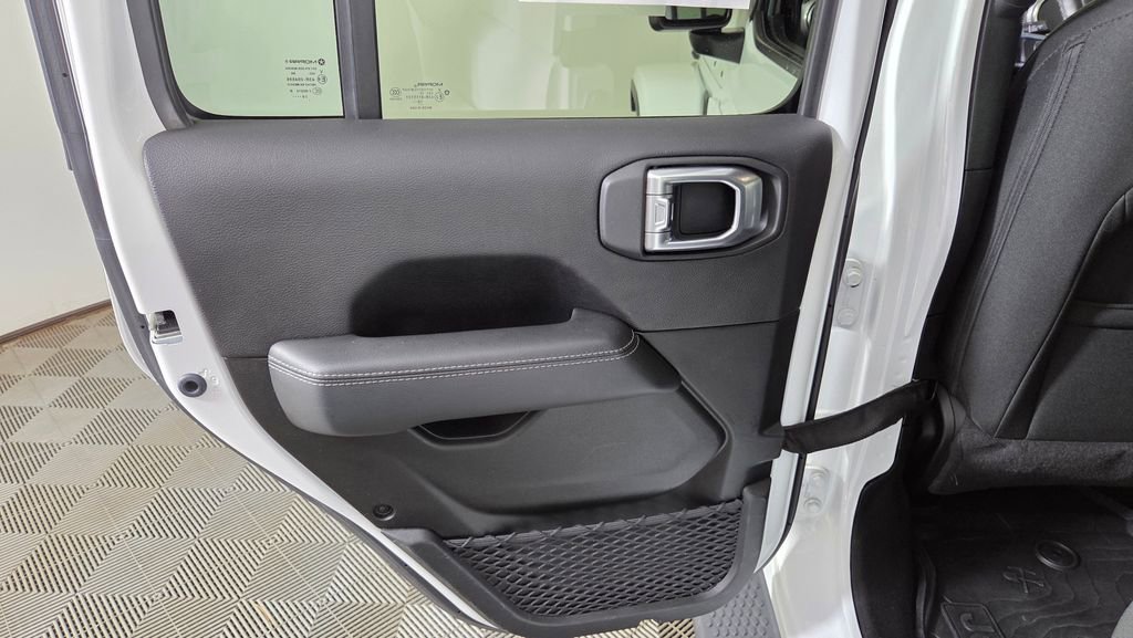 Used 2020 Jeep Wrangler Unlimited Sahara w/ LED Lighting Group image 23