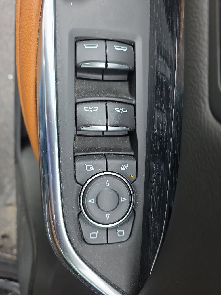 Used 2024 Cadillac XT4 Premium Luxury w/ Active Safety Package AWD/4WD image 13