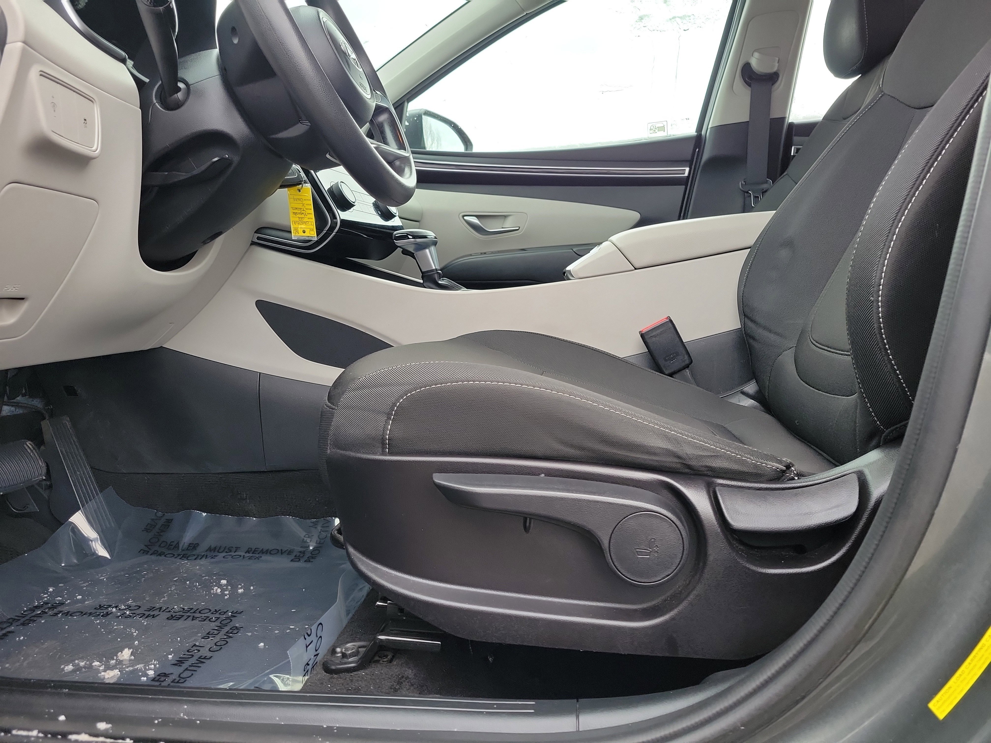 Used 2022 Hyundai Tucson SE image 16