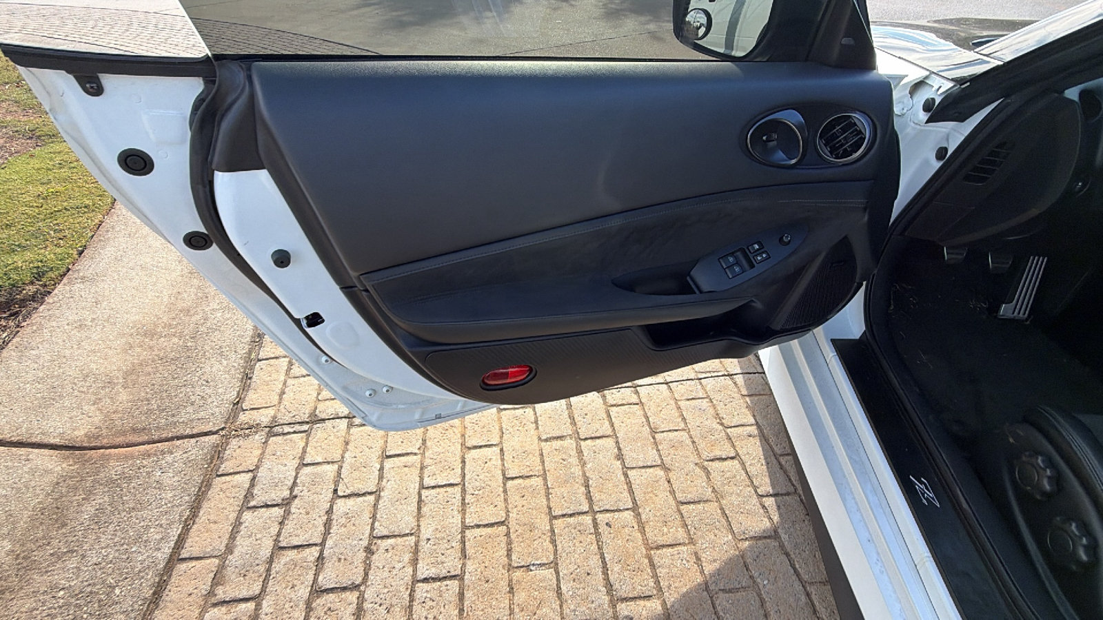 Used 2023 Nissan Z w/ Floor Mat Package (L93) RWD image 14
