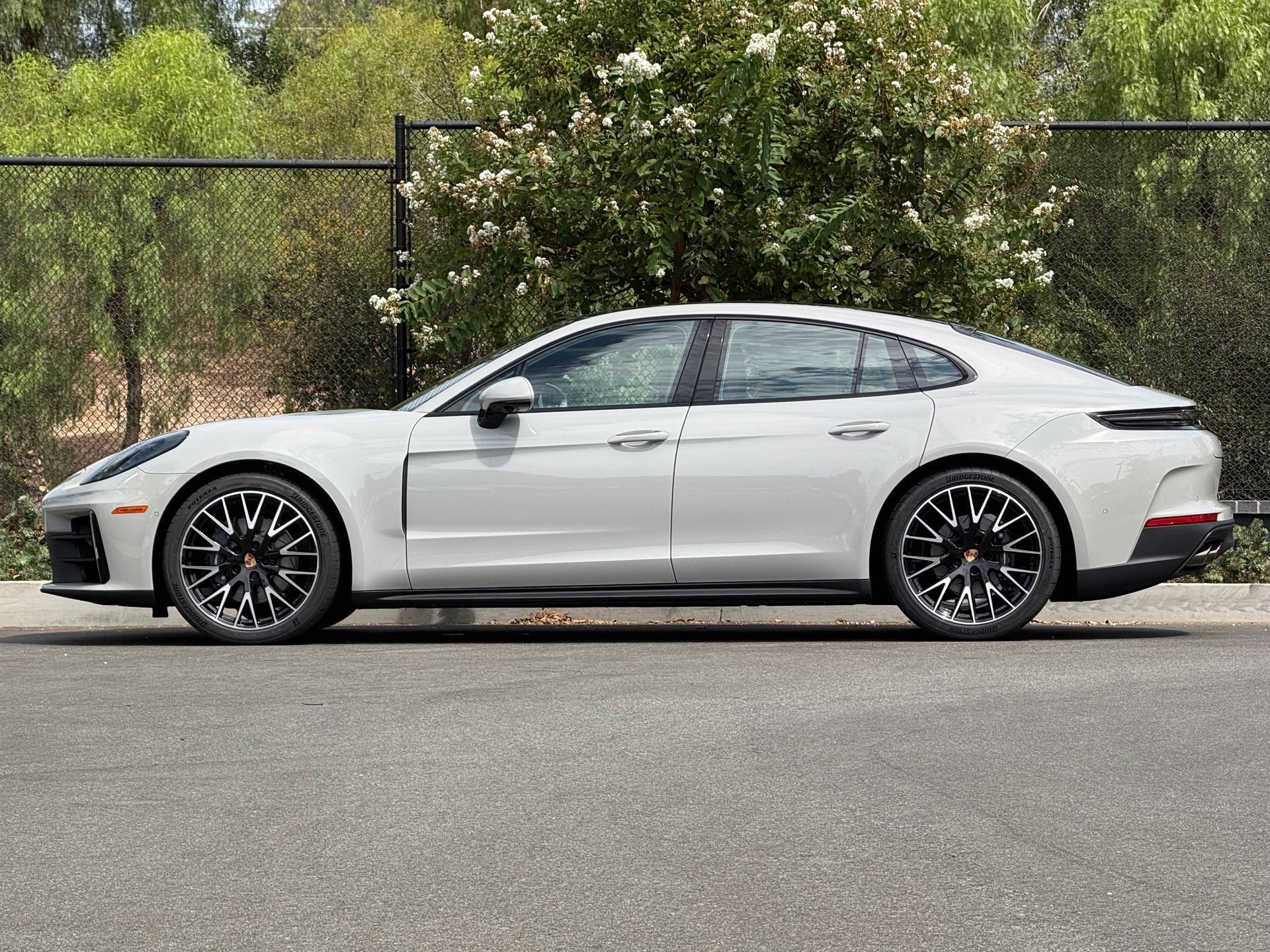 New 2026 Porsche Panamera RWD image 2