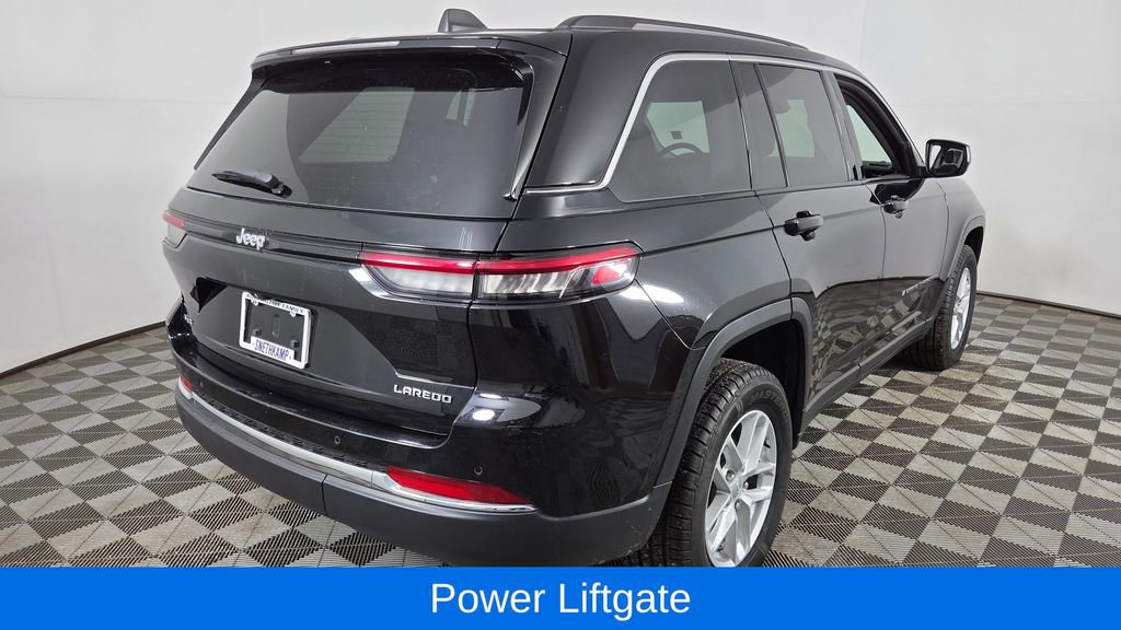 Used 2023 Jeep Grand Cherokee Laredo image 8