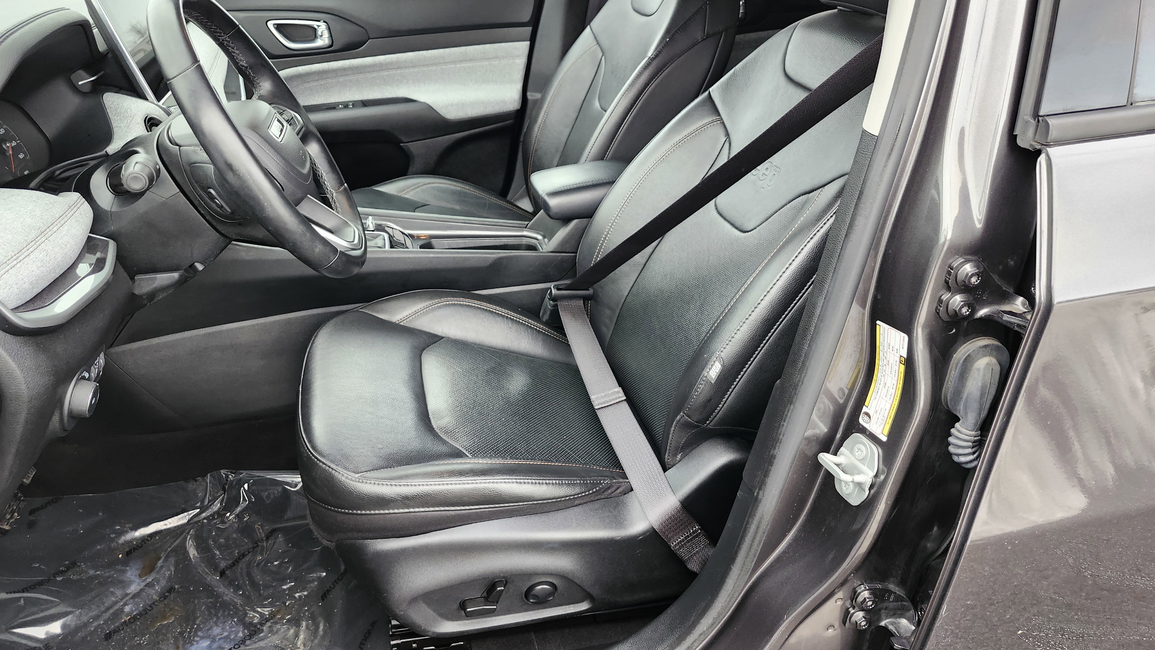 Used 2022 Jeep Compass Latitude image 25