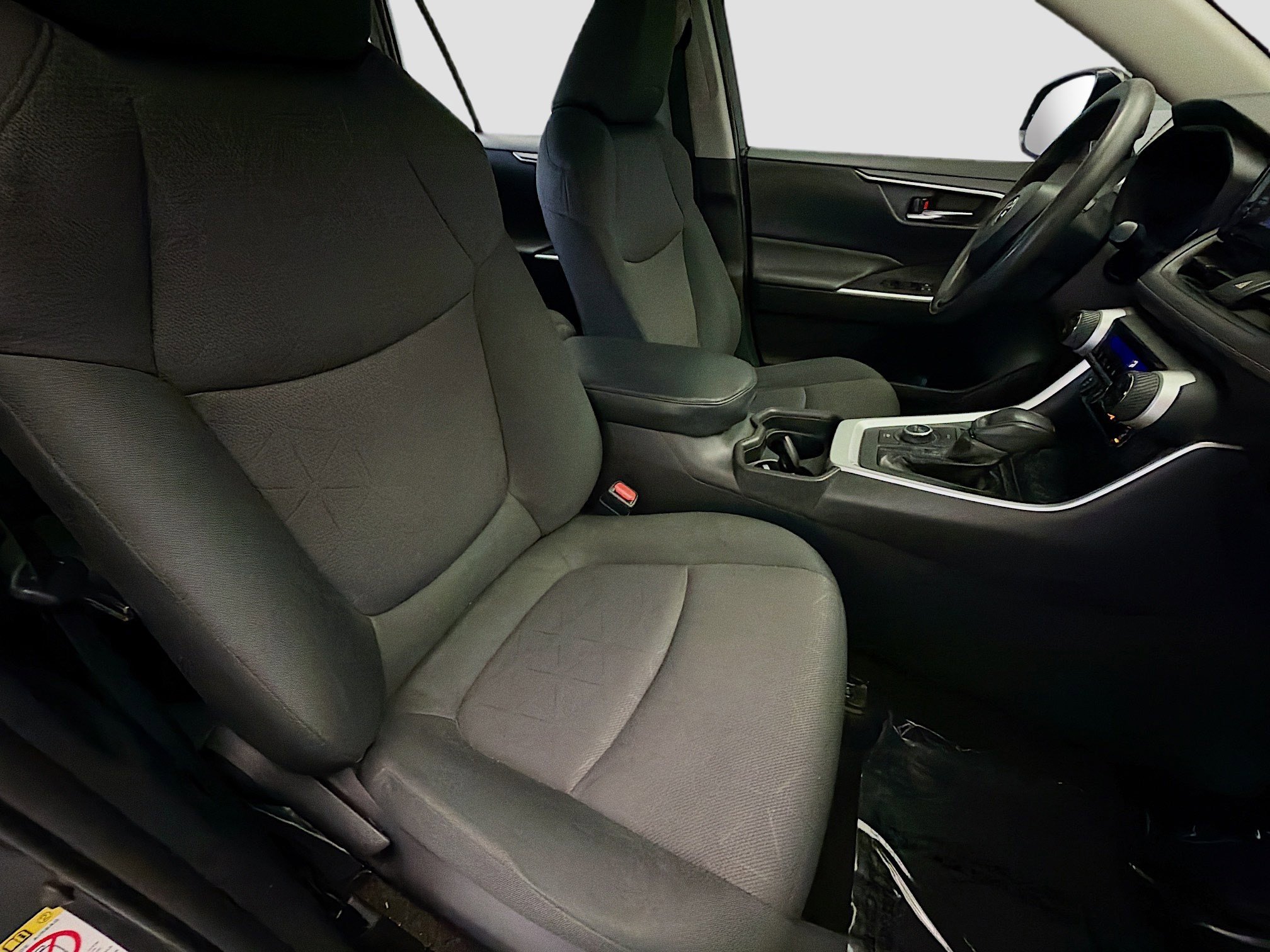 Used 2019 Toyota RAV4 XLE w/ Convenience Package image 14