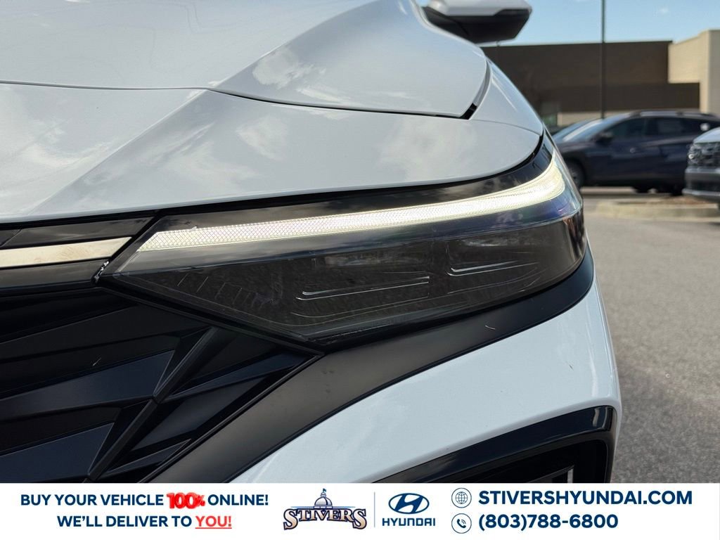 Certified 2025 Hyundai Elantra Limited image 12