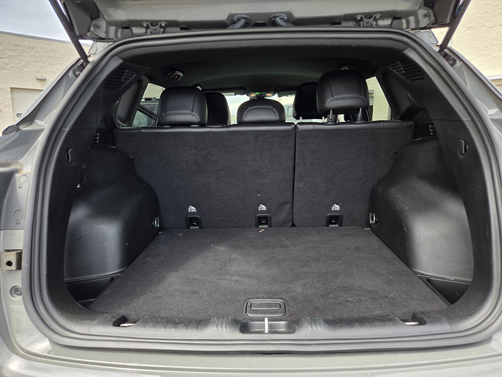 Used 2023 Jeep Compass Trailhawk image 28