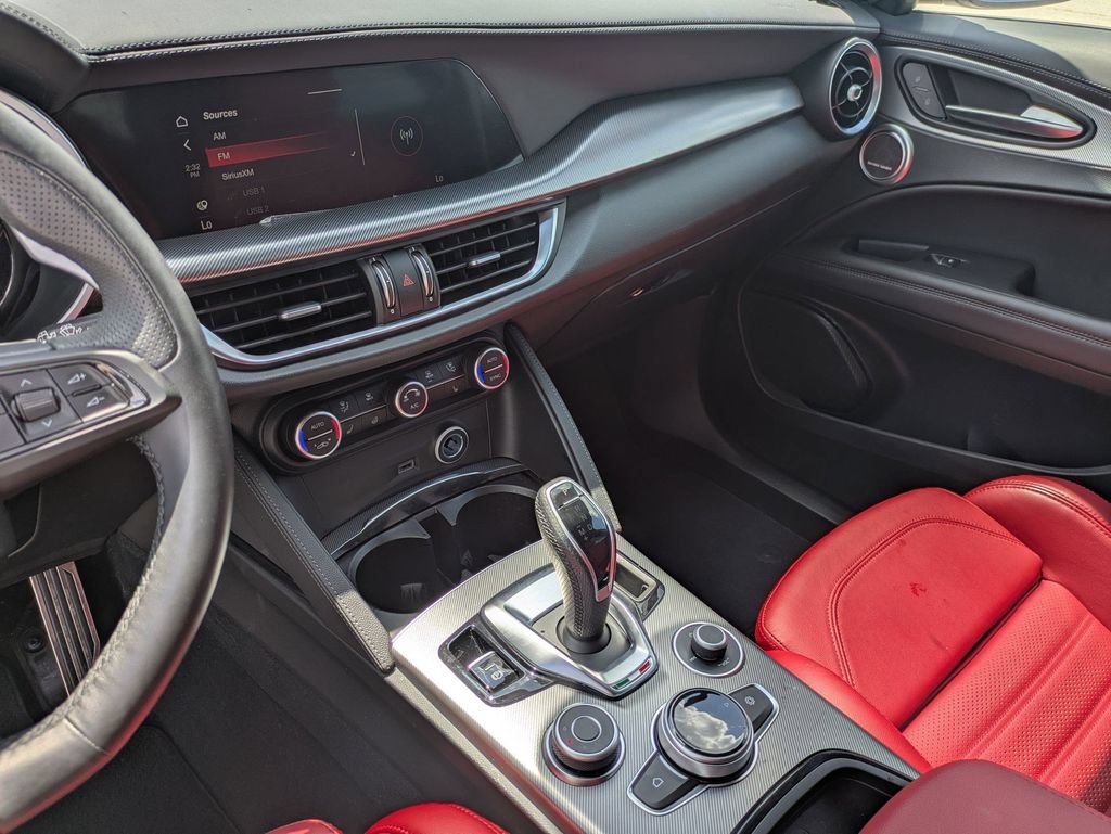 Used 2024 Alfa Romeo Stelvio Veloce AWD/4WD image 22