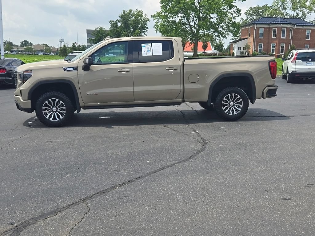 Used 2023 GMC Sierra 1500 AT4 w/ AT4 Premium Package AWD/4WD image 4