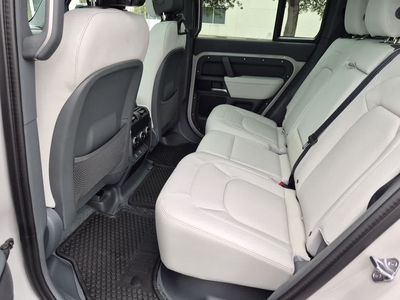 New 2026 Land Rover Defender 110 X-Dynamic SE AWD/4WD image 21