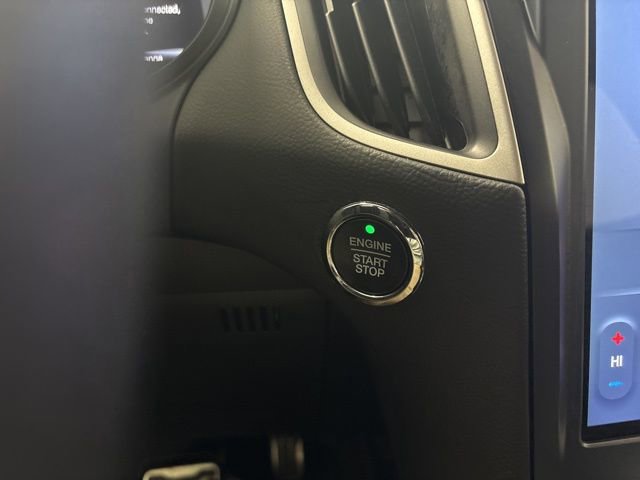 Used 2023 Ford Edge ST-Line w/ Class II Trailer Tow Package AWD/4WD image 35