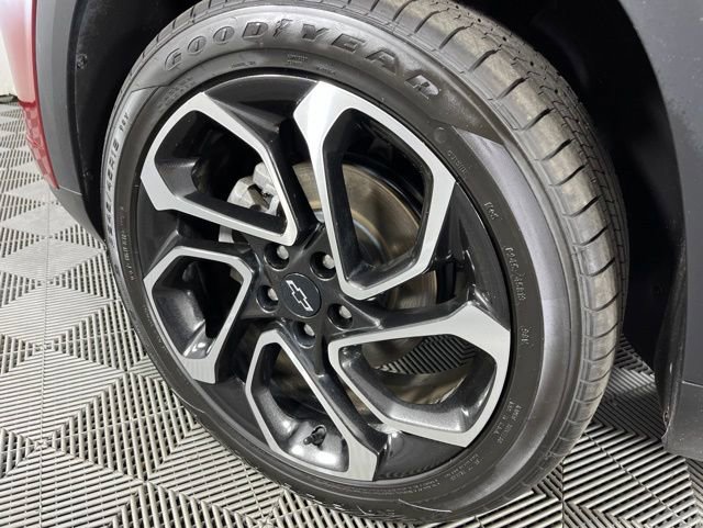 Used 2024 Chevrolet Trax RS w/ Sunroof Package FWD image 8