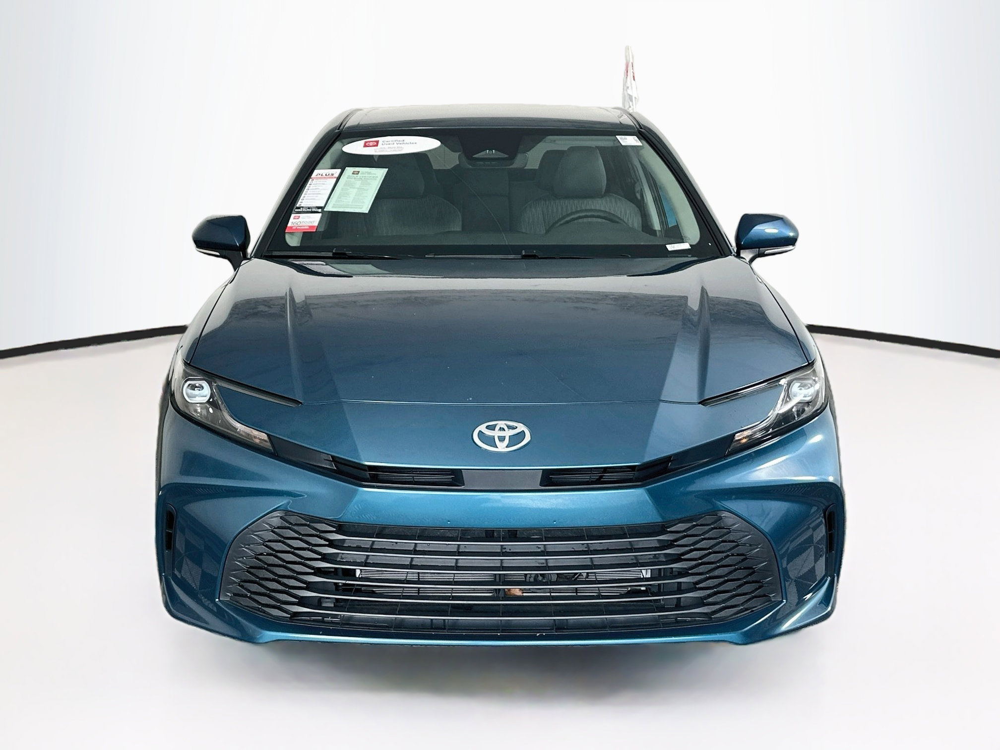 Used 2025 Toyota Camry LE w/ Convenience Package FWD image 8