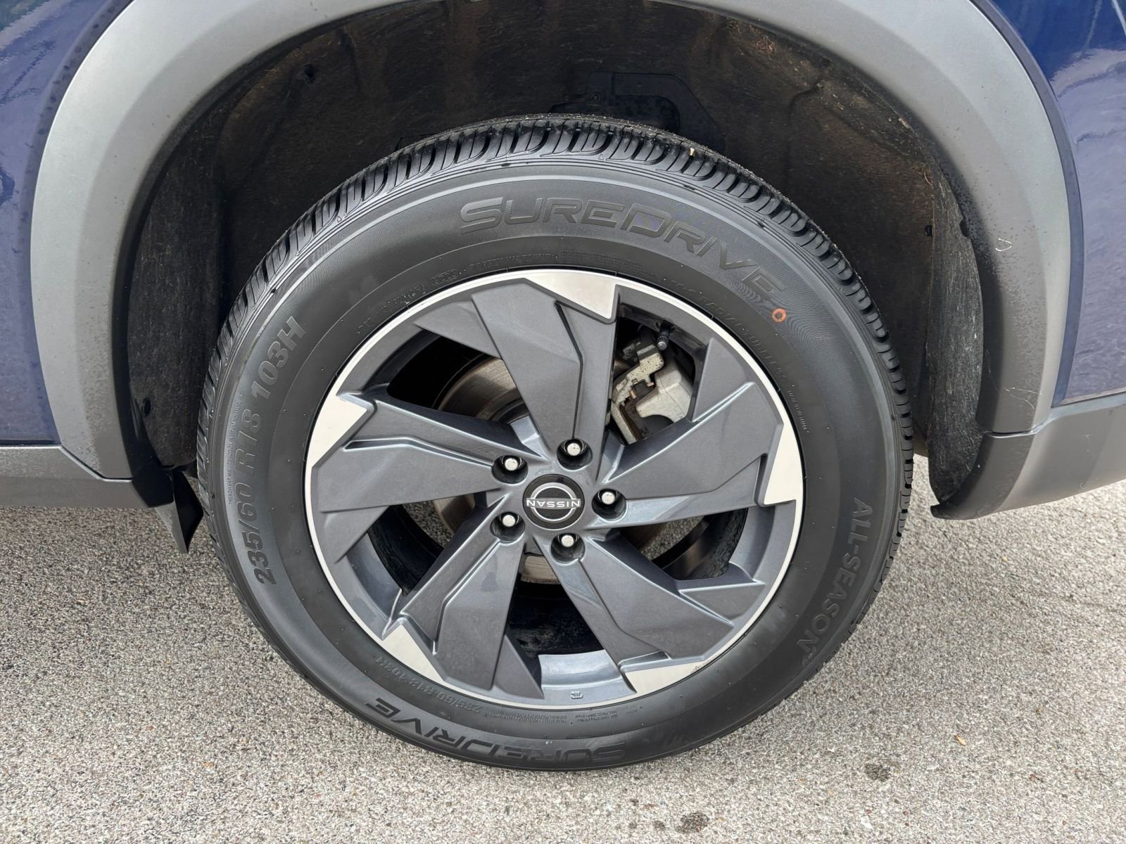 Used 2025 Nissan Rogue SV FWD image 32