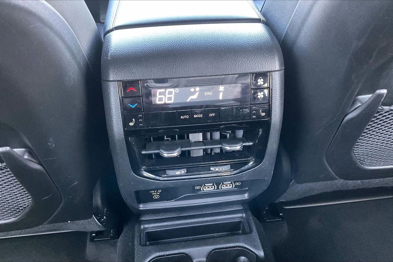 Certified 2025 Jeep Grand Cherokee L Limited w/ Luxury Tech Group II image 18