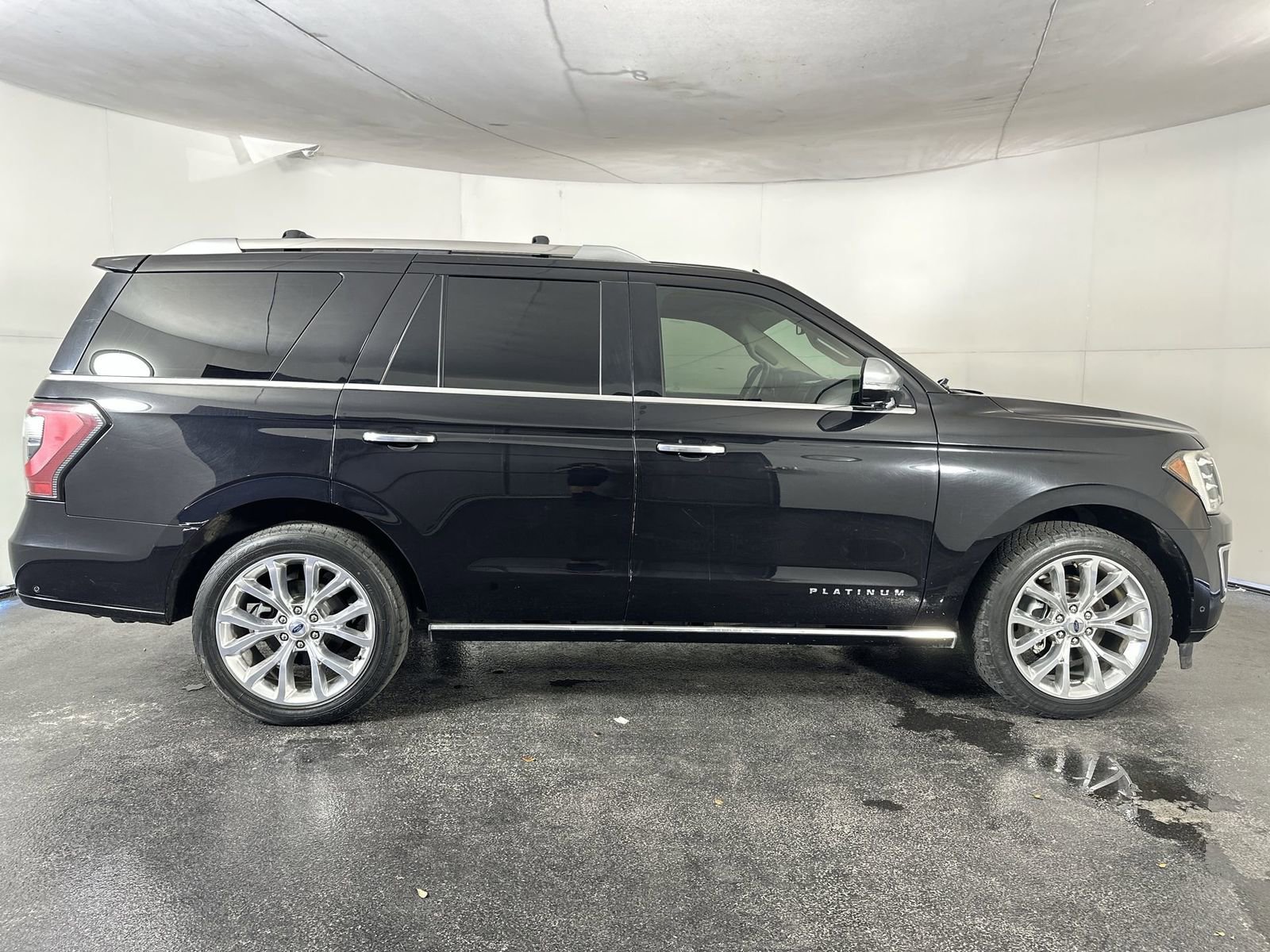 Used 2019 Ford Expedition Platinum image 9