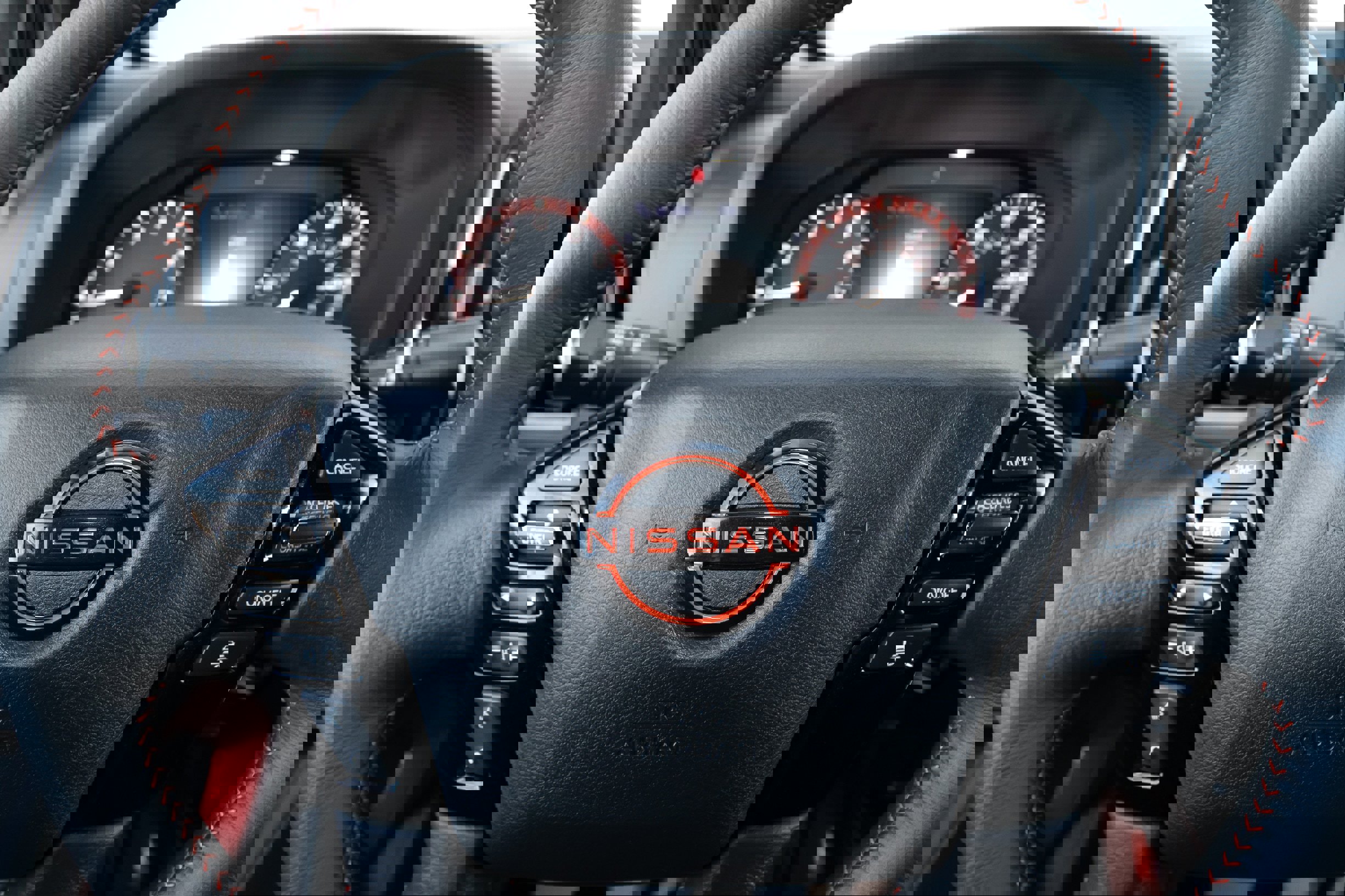 Used 2025 Nissan Frontier PRO-4X image 21