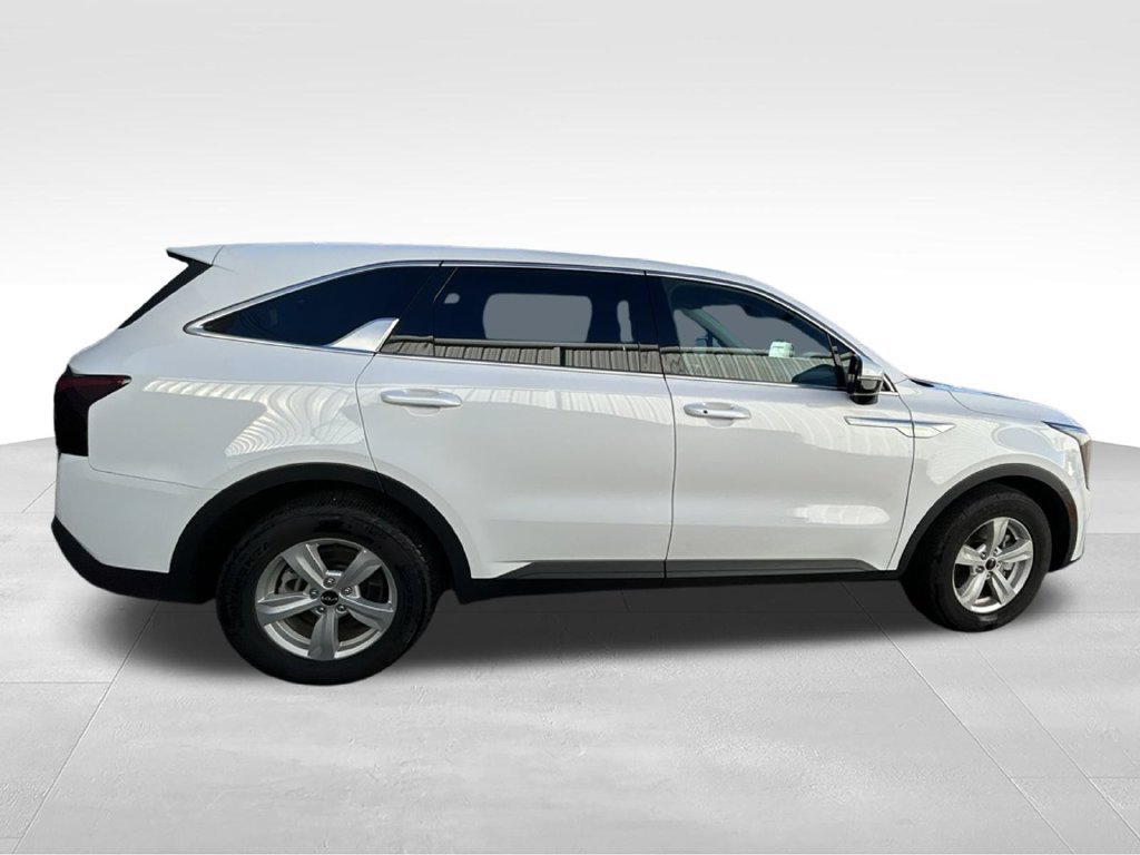 Certified 2026 Kia Sorento LX FWD image 7