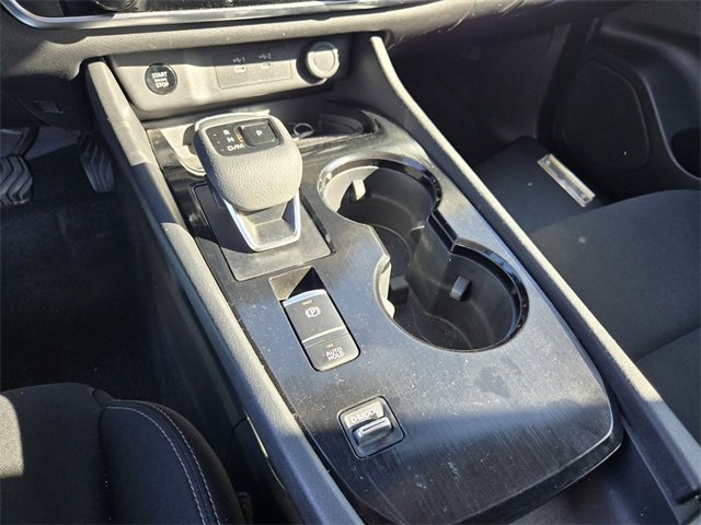 Used 2024 Nissan Rogue S image 21