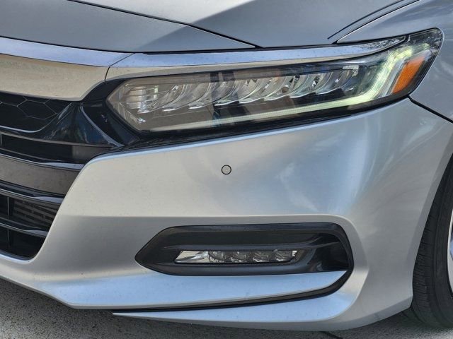 Used 2018 Honda Accord Touring image 16