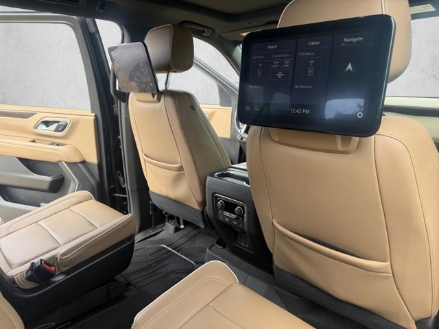 Used 2021 Chevrolet Suburban Premier AWD/4WD image 17