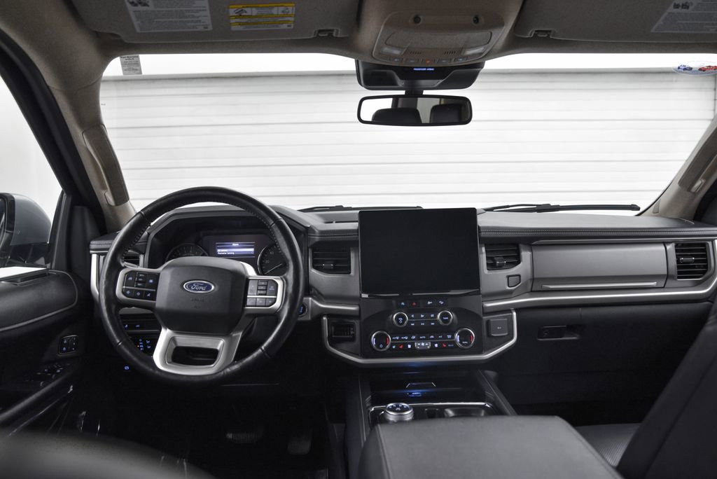 Used 2023 Ford Expedition XLT image 27