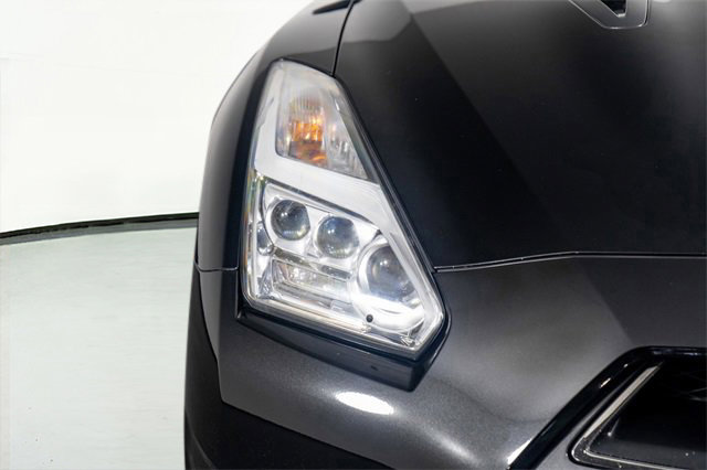 Used 2015 Nissan GT-R Premium image 21