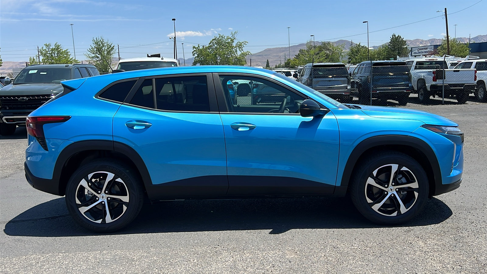 New 2025 Chevrolet Trax RS image 4