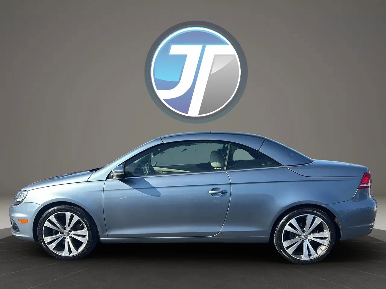 Used 2013 Volkswagen Eos Executive FWD image 7