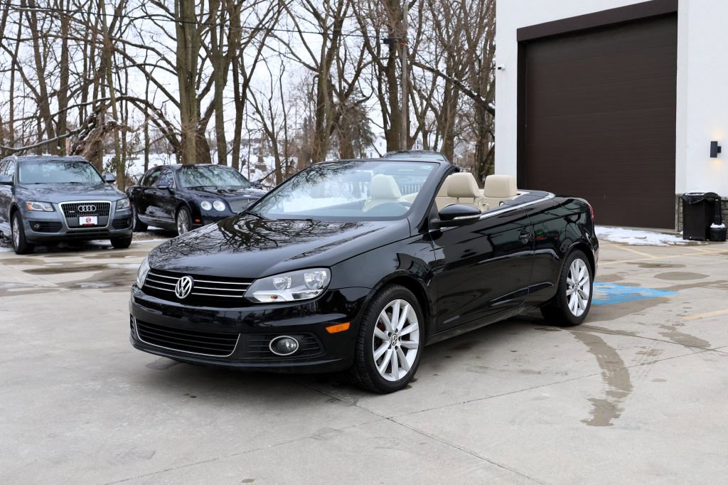 Used 2012 Volkswagen Eos Komfort FWD image 3