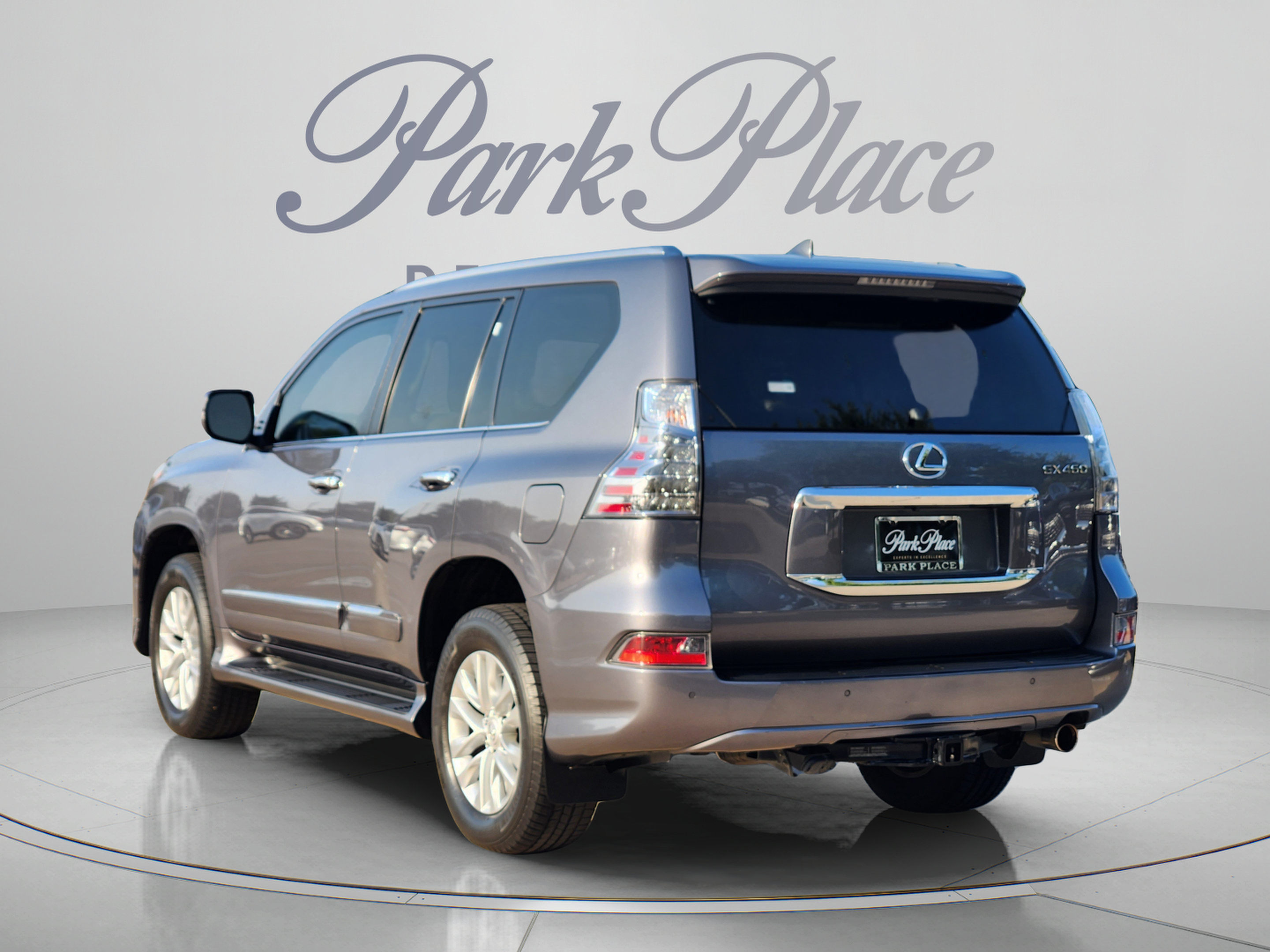 Used 2017 Lexus GX 460 AWD/4WD image 3